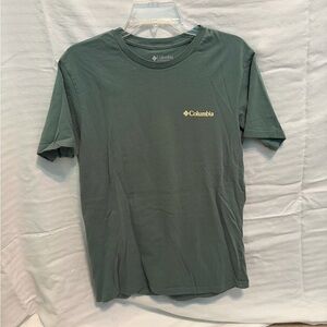 |SOLD| Columbia Forest Green Crew Neck Tee